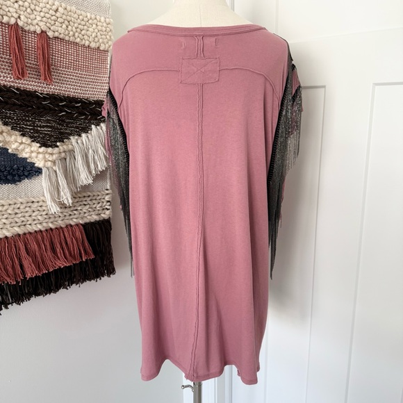 Free People x Tricia Fix Metal Fringe Relaxed T-Shirt Pink Sz L NWT - Picture 5 of 11